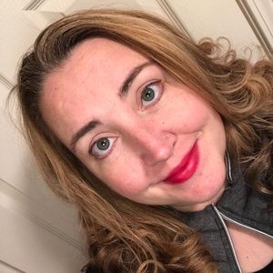 Meet your Posher, Jenn